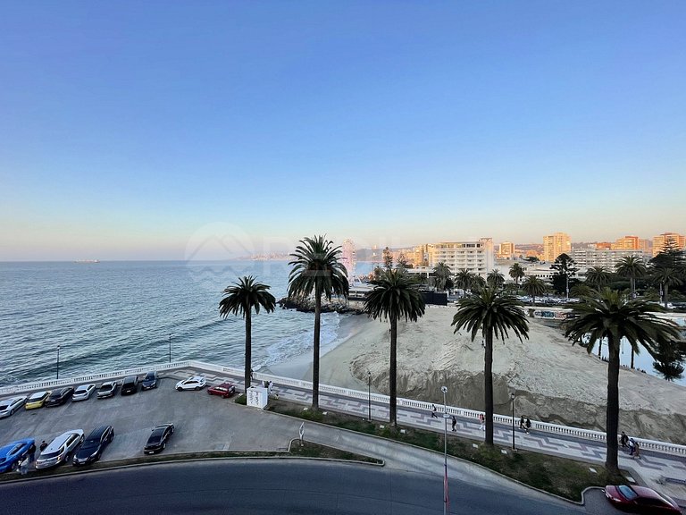 Amplio depto. con vista al mar y casino