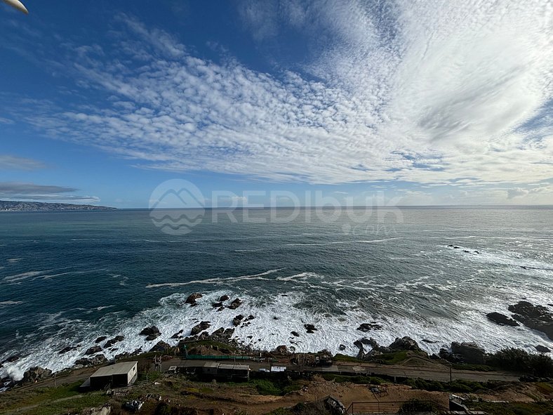 Moderno Departamento con Vista Despejada al Mar